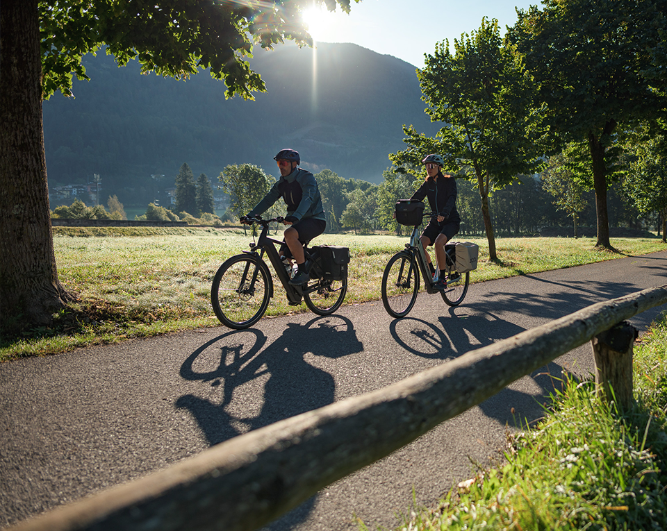 https://www.zweiradexperten.de/wp-content/uploads/2024/09/Fahrrad-fuer-lange-touren.png